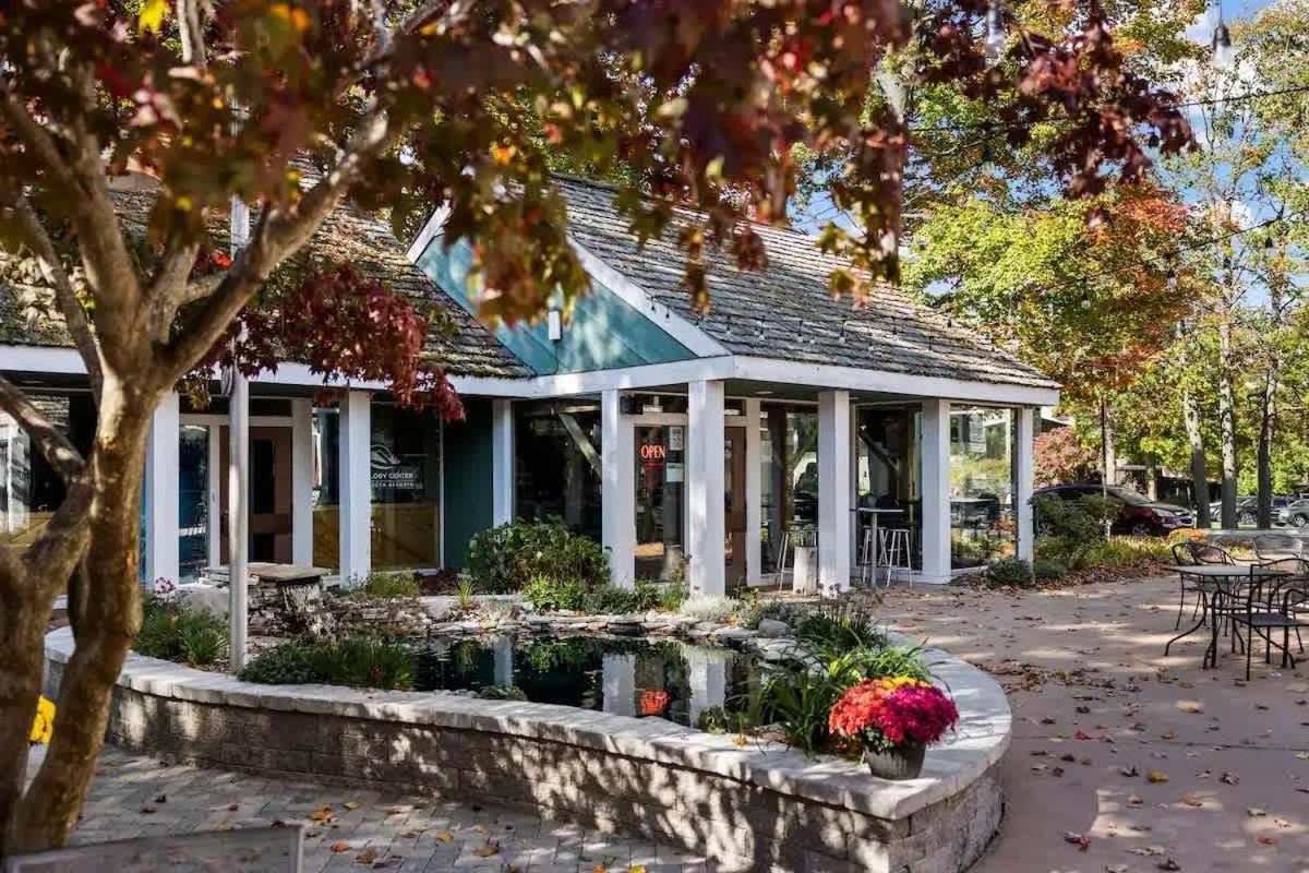 Top Floor Luxury, Sauna, Private Pool, Lake Bellaire Beach, 5 Beds, 4 Full Bath Exteriér fotografie