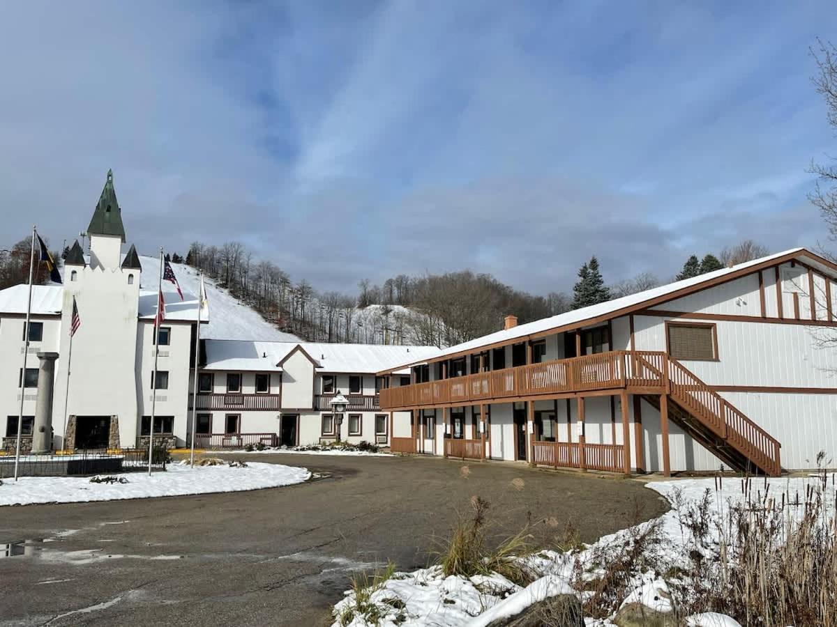 Top Floor Luxury, Sauna, Private Pool, Lake Bellaire Beach, 5 Beds, 4 Full Bath Exteriér fotografie