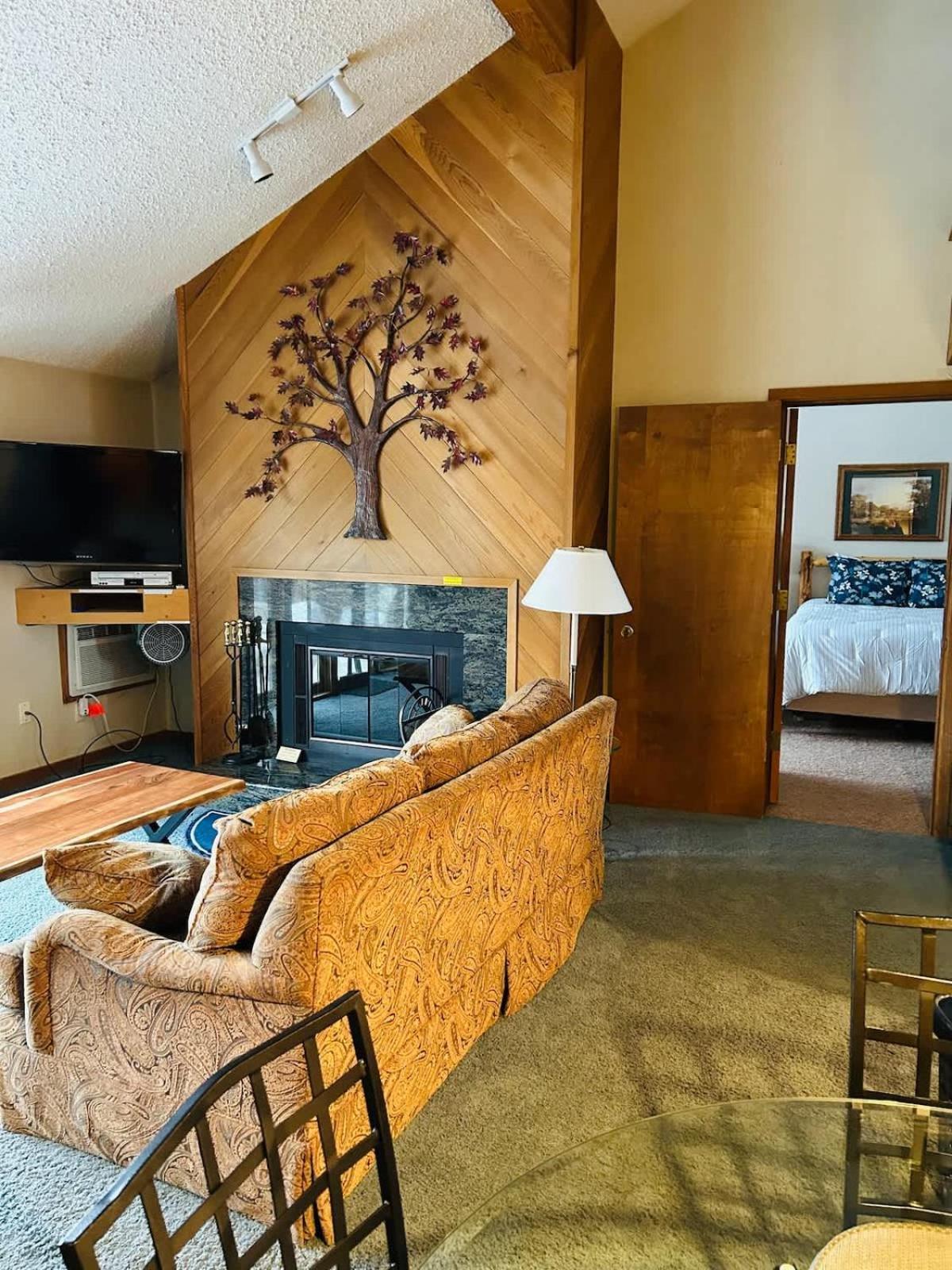 Top Floor Luxury, Sauna, Private Pool, Lake Bellaire Beach, 5 Beds, 4 Full Bath Exteriér fotografie
